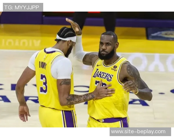 王猛回顾詹姆斯决定2的影响朋友们熬夜后纷纷吐槽不已