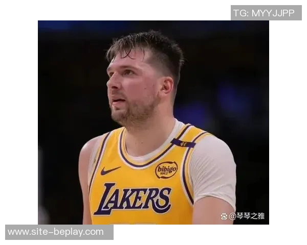 东契奇幽默自嘲英语水平调侃八村塁大学经历引发关注