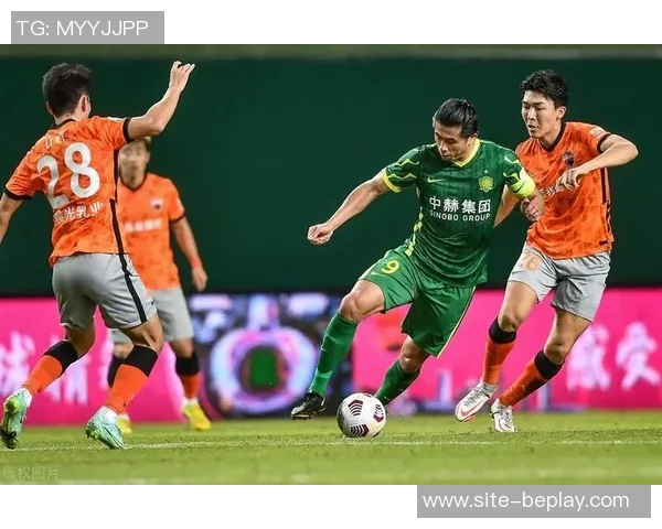 贝尔巴托夫谈舍什科跑位技巧与沟通重要性建议队友积极要球